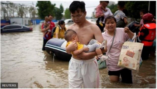 水灾死亡数字上升 中国成立郑州特大暴雨灾害